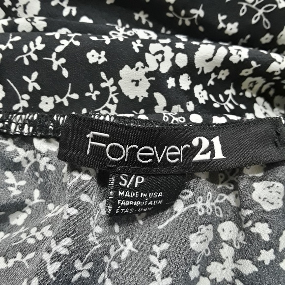 Forever 21 Romper Size SP Black/White - Picture 2 of 3